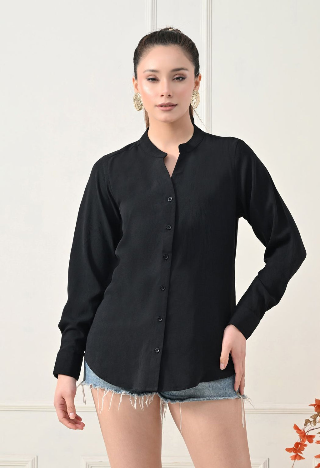 Women Black Comfort Solid Casual Shirt – view 6