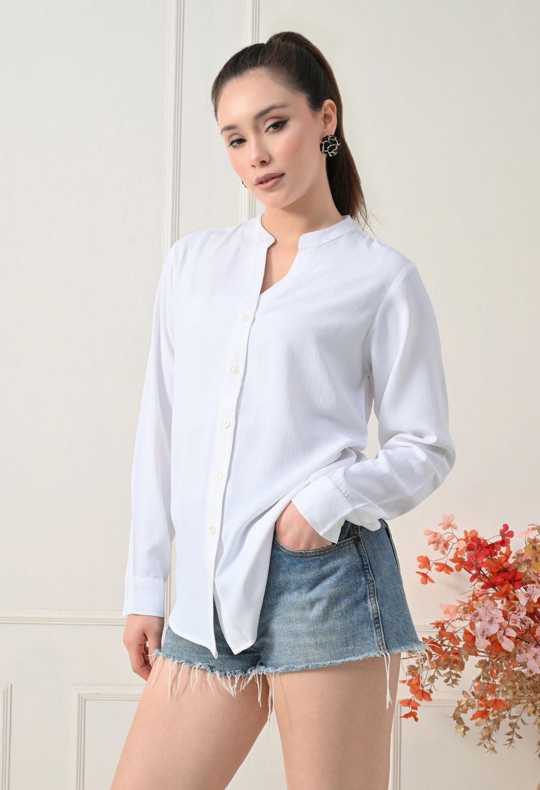 Women White Solid Comfort Casual Shirts – view 3