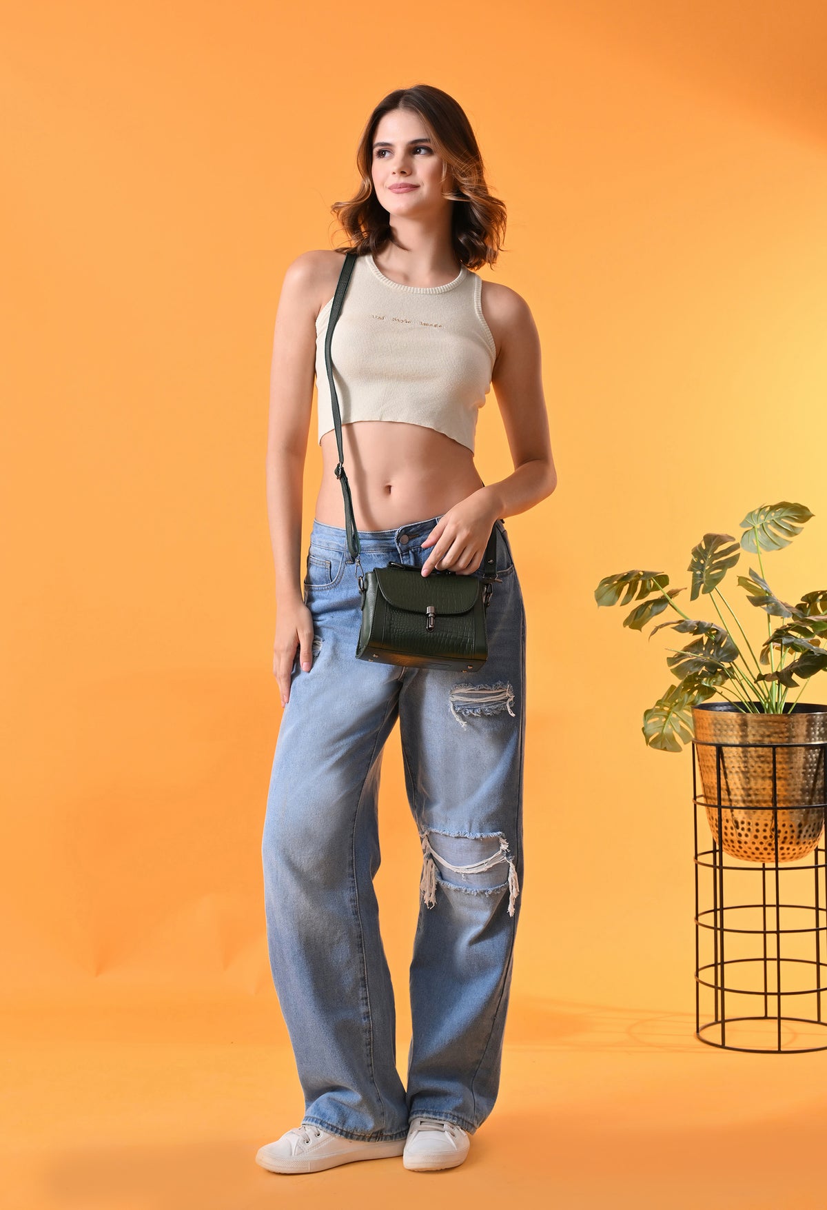 Women Textured Structured Green Leather Handheld Bag – view 7