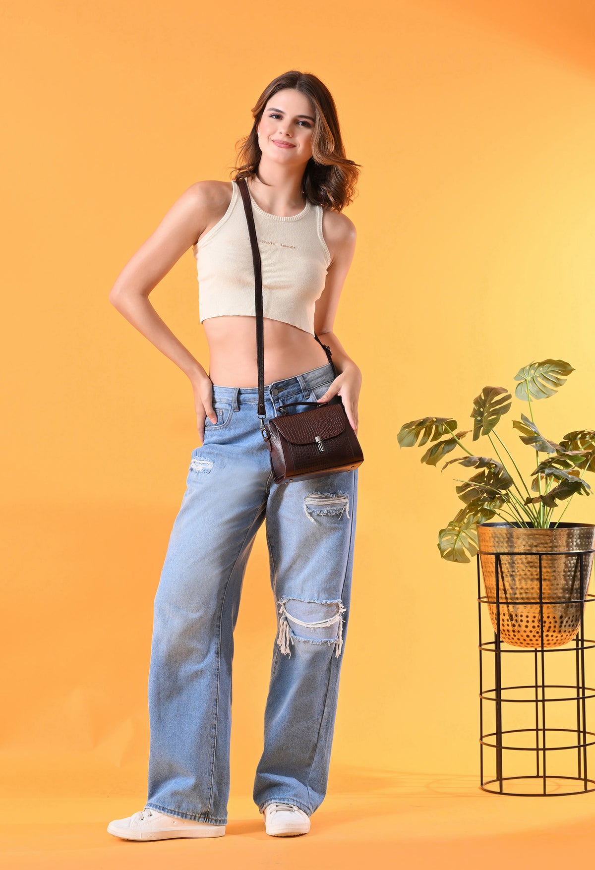 Women Textured Structured Maroon Leather Handheld Bag – view 6
